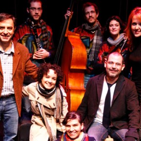 El equipo de Tres desechos antes del preestreno el 19 de&nbsp;diciembre